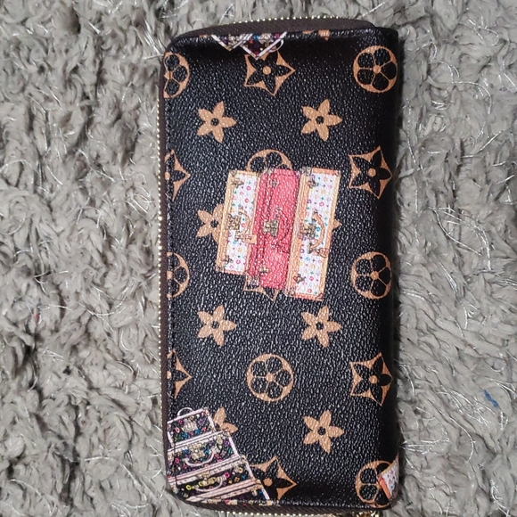 Zip up Wallet Monogram - Picture 6 of 8